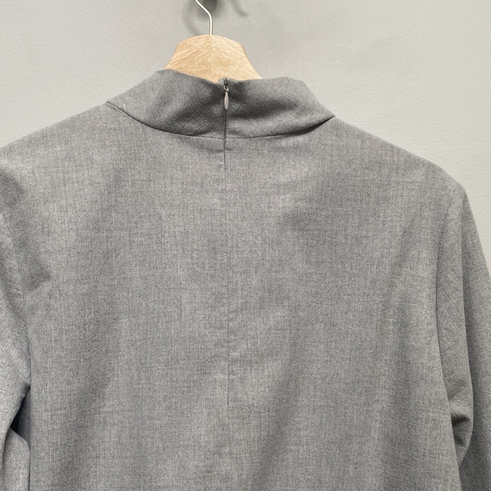 ❗️SOLD❗️ARITZIA Babaton Blair Grey Mock Neck Flannel Blouse Top Size L - Picture 8 of 9